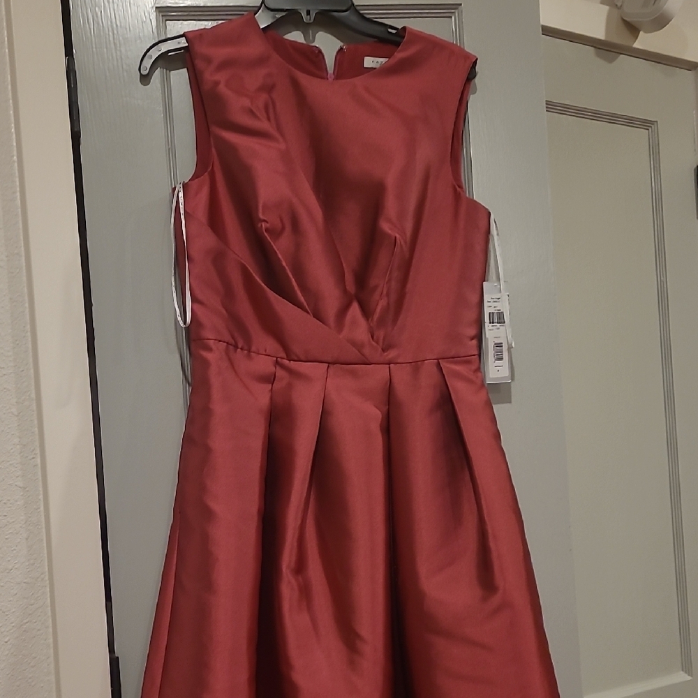 Elegant Red Sleeveless Dress
